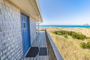 House, Multiple Beds (Gull Cottage) | Balcony - Gull Cottage (Pacific City)