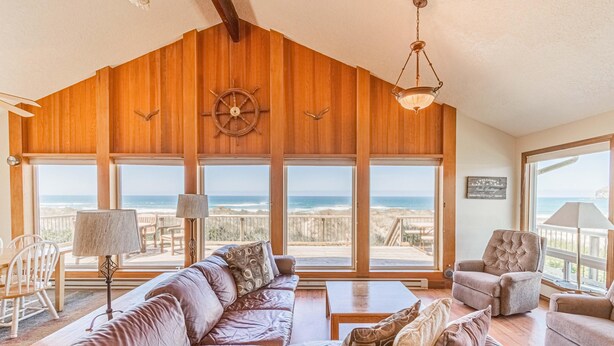 House, Multiple Beds (Gull Cottage) | Living room - Gull Cottage (Pacific City)
