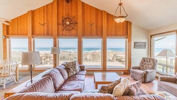 House, Multiple Beds (Gull Cottage) | Living room