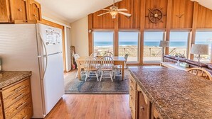 House, Multiple Beds (Gull Cottage) | Private kitchen - Gull Cottage (Pacific City)
