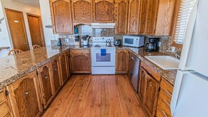 House, Multiple Beds (Gull Cottage) | Private kitchen - Gull Cottage (Pacific City)