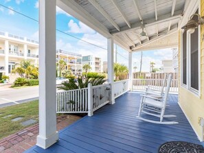 Property grounds - Sea View 2 by Tybee Vacation Rentals (Tybee Island)