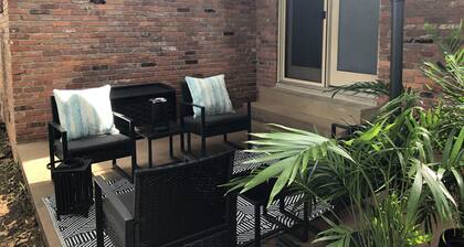 Entire Private Home in a safe, quiet, convenient neighborhood!