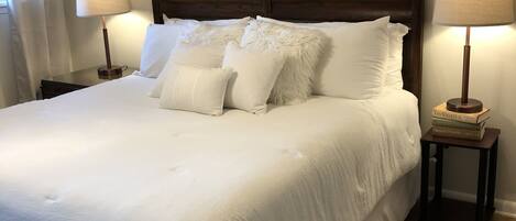 3 bedrooms, desk, iron/ironing board, free WiFi