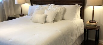 Entire Private Home in a safe, quiet, convenient neighborhood!