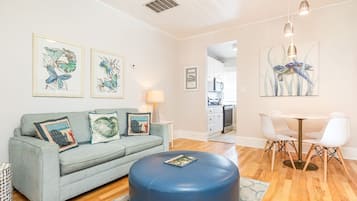 Condo, 1 Queen Bed with Sofa bed, Kitchen | Living area | TV