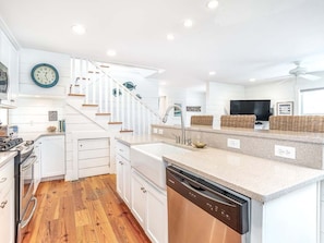 House, Multiple Beds, Pool Access, Pool View | Private kitchen