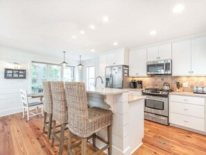 獨棟房屋, 多張床, 可使用泳池, 泳池景觀 | 私人廚房 | 電冰箱、微波爐、烤箱、爐台