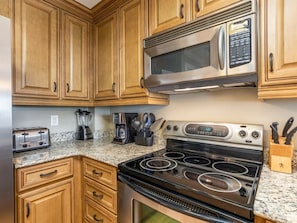 Condo, nhiều giường, bếp | Bếp riêng | Tủ lạnh, lò vi sóng, lò nướng, bếp nấu
