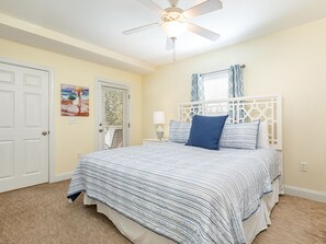 Condo, Plusieurs lits, cuisine, vue sur la plage | 2 chambres, fer et planche à repasser, accès au Wi-Fi (inclus)
