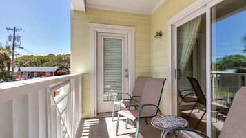 Condo, nhiều giường, bếp, quang cảnh bãi biển | Hiên