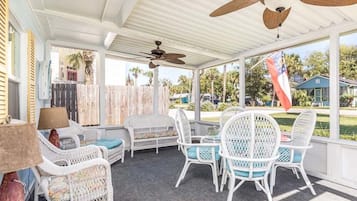 Rumah, Beberapa Tempat Tidur, dapur, pemandangan kebun | Tempat makan outdoor