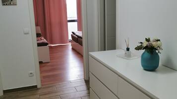 2 bedrooms, internet