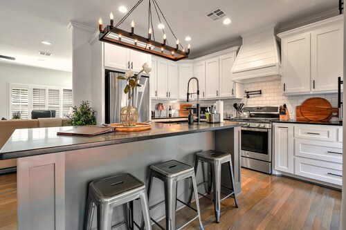 On Austin Ave!!! Completely remodeled and close to Magnolia, Downtown & Baylor. 