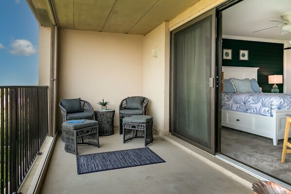 3 bedrooms, desk, iron/ironing board, free WiFi - Ocean Front first floor condo. (Ocean City)