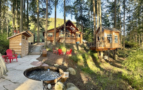 Lakeside Cabin in the Trees with Views and Hot Tub