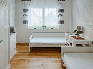 3 dormitorios, cuna de viaje, wifi gratis y ropa de cama