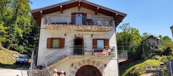 Cosy apartment for 4 guests with A/C, WIFI, pool, TV, terrace and pets allowed