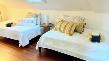 2 bedrooms, desk, iron/ironing board, free WiFi