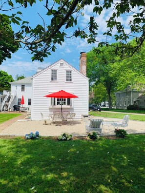 تناول الطعام بالخارج