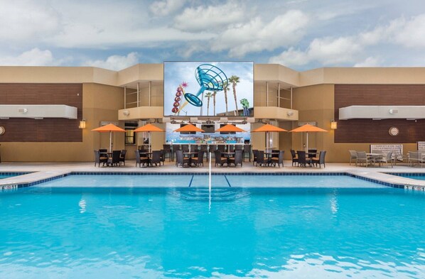 Piscine extérieure