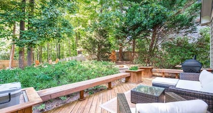 Cozy Boho Kildaire Farms Home- near Downtown