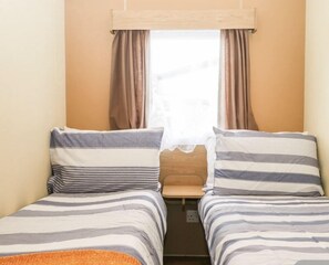 2 室のベッドルーム、アイロン / アイロン台、WiFi、ベッドシーツ