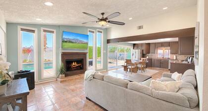 A secluded getaway home to unwind with beautiful desert and mountain views
