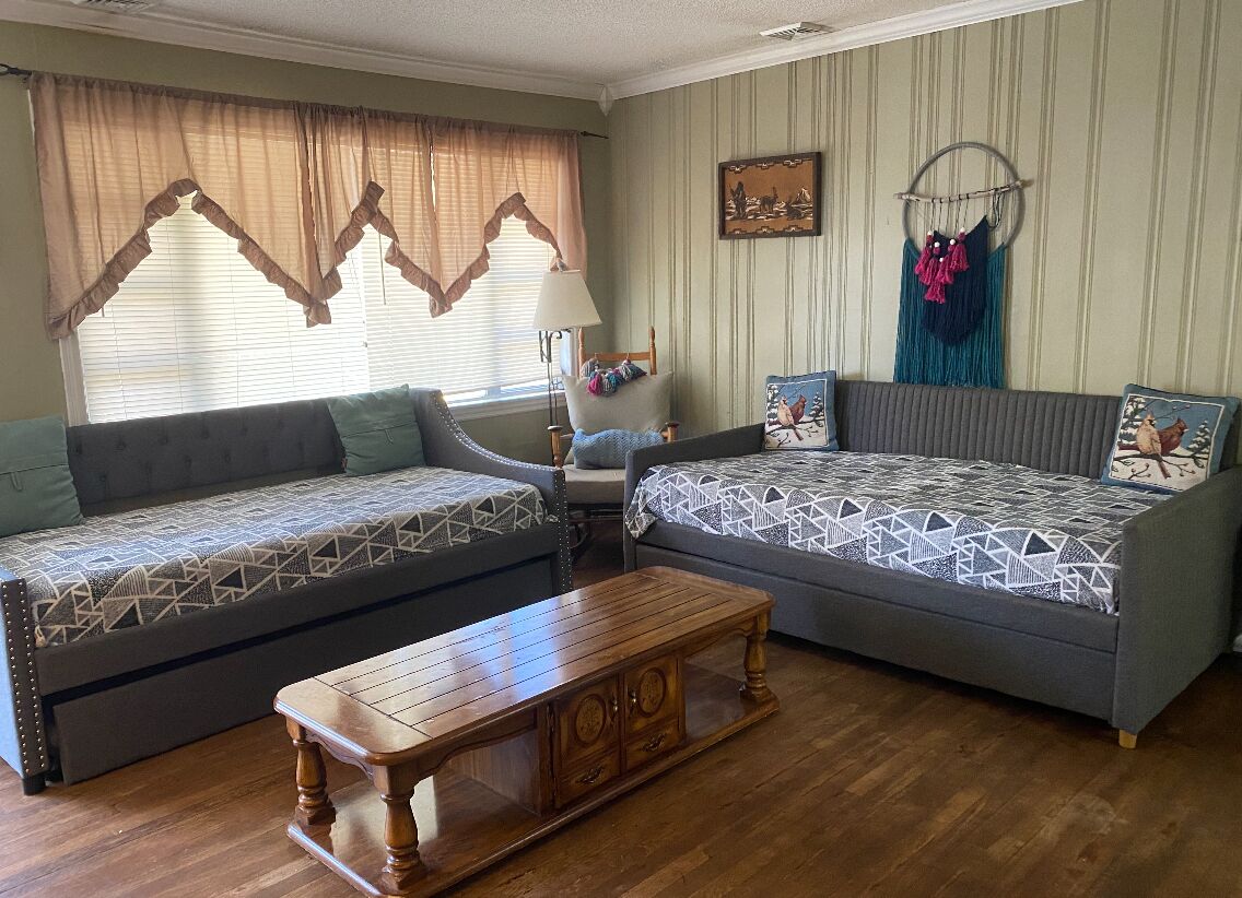 Beautiful Pet Friendly House 2 Minute Drive Smoky Mountain Railroad & Downtown - Bryson City, NC