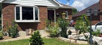 The Rustic Barn - Urban Retreat | King bed | Pet friendly | Full apartment