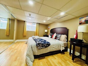 Unclassified image, 4 of 19, button - The Rustic Barn - Urban Retreat | King bed | Pet friendly | Full apartment (Brampton)