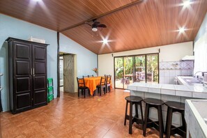 Private kitchen - Cabañas Rio Escondido (Peñas Blancas)