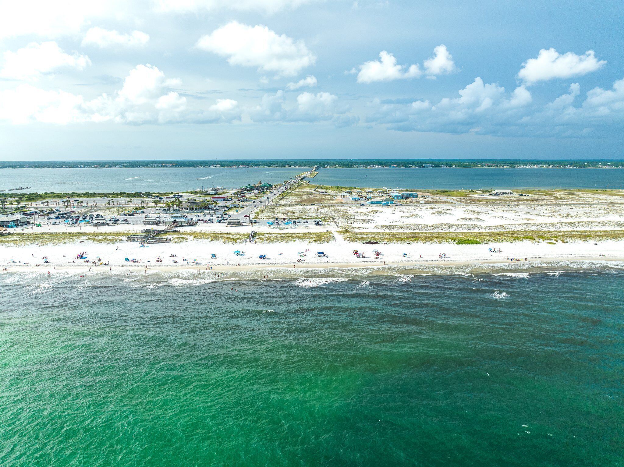 Beach nearby, sun loungers, beach towels