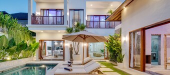 Modern 3-BDR Private Villa in Kuta