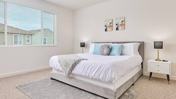 4 bedrooms, free WiFi, bed sheets, wheelchair access