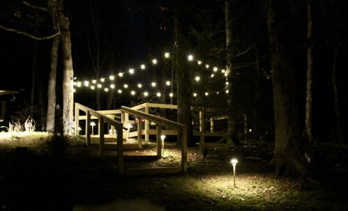 Cute Guesthouse, 4mi from Lee University, sleeps 4, new deck w/ fire pit, grill