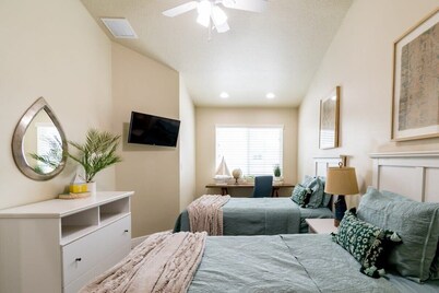 Two Waterfront Townhomes-Cape Crossing Resort