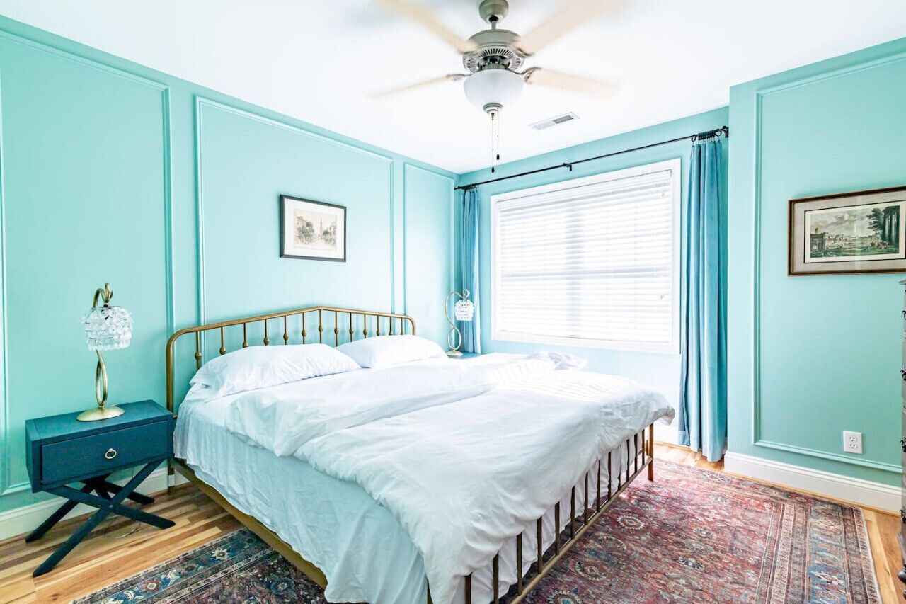 Iron/ironing board, travel crib, WiFi, bed sheets