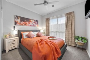 3 多间卧室、熨斗/熨衣板、WiFi、床单