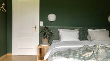 2 bedrooms, desk, iron/ironing board, free WiFi