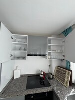 Apartamento standard | Cozinha privada | Geladeira grande, fogão, cooktop, lava-louças
