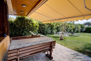 Outdoor dining - 🌟Rivalunga🌟 |  Lakefront apartment in Bardolino (Bardolino)