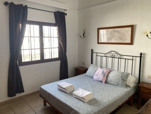 2 bedrooms, iron/ironing board, free WiFi, bed sheets - 2 Bedroom Villa located 15 minute walk to Playa Blanca Town (Playa Blanca)