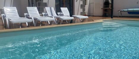 Outdoor pool, a heated pool