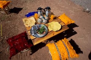Alimentos y bebidas