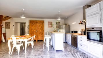Kühlschrank, Herdplatte, Geschirrspüler