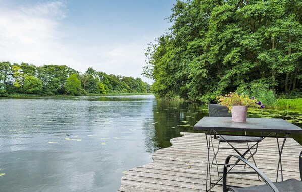 Outdoor dining - Pet friendly apartment (Passow OT Charlottenho)