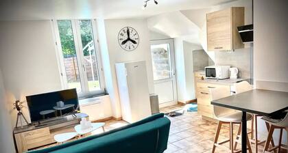 SUPERBE APPARTEMENT AVEC JARDIN ET JACUZZI