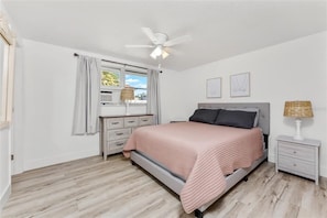 1 chambre, fer et planche à repasser, accès au Wi-Fi (inclus)