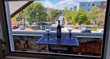 Schöne 3 Zimmer Wohnung mit Klimaanlage, zentral und naturnah